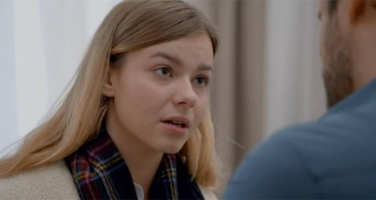 belle la vie jonas embrasse oceane sachant quil sagit de sa