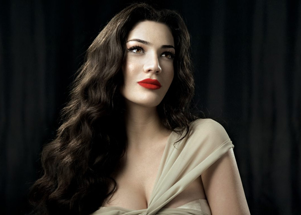 Ivi Adamou - La La Love