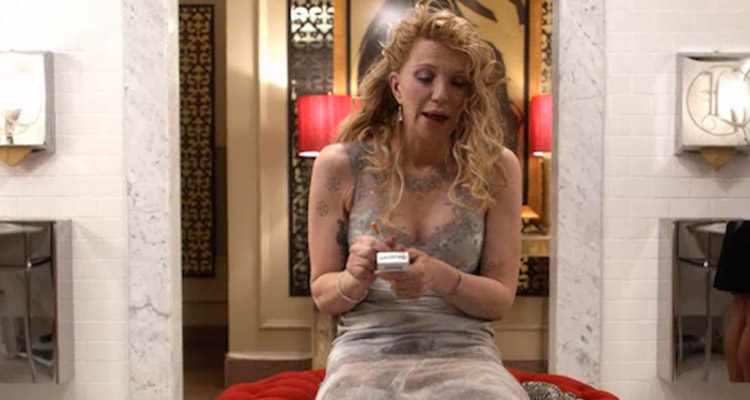 Courtney Love alias « Elle » se drogue
