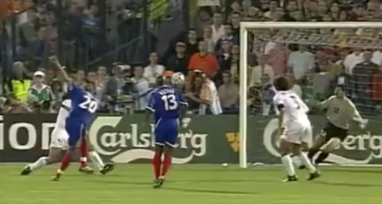 N.3 : France 2-1 Italie A.P (Finale Euro 2000 - TF1) : 21.4m de téléspectateurs, 77.5% Pda