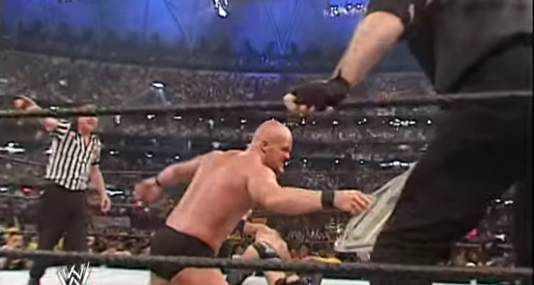 1 - The Rock VS Stone Cold : Wrestlemania X-Seven