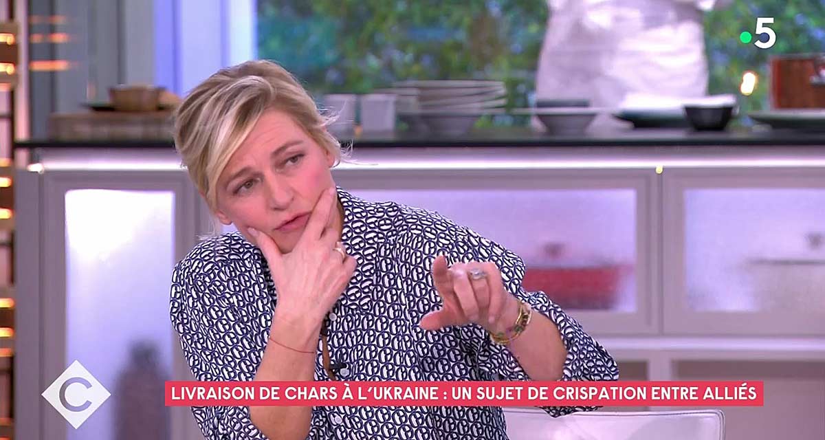 C à vous : Émilie Tran Nguyen éloignée, Anne-Elisabeth Lemoine interrompt Patrick Cohen sur France 5