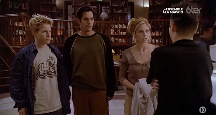 Buffy contre les vampires : duel à mort Angel / Buffy, Joyce Summers en chasse sur 6ter