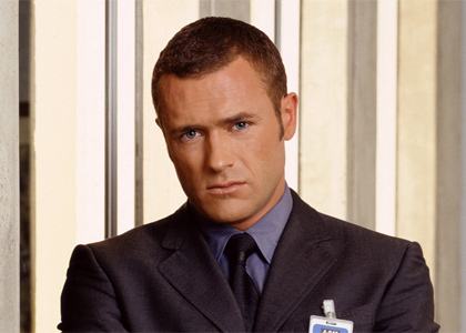 Jason O'Mara rejoint Steven Spielberg dans Terra Nova