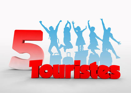 5 touristes