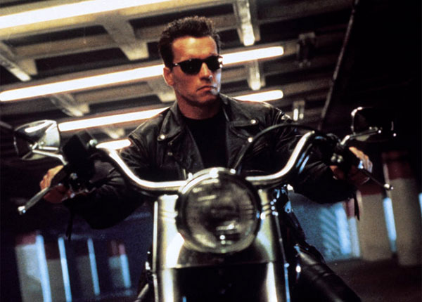 Le Terminator Arnold Schwarzenegger explose Steven Seagal