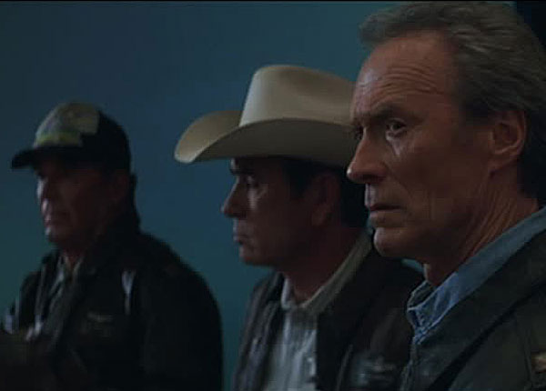 Clint Eastwood tient tête à Nabilla et ses copains