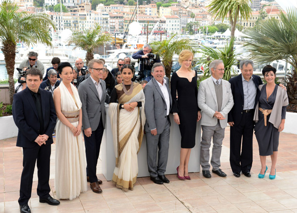 Festival de Cannes : Le Petit journal lance sa version des Anges de la télé-réalité