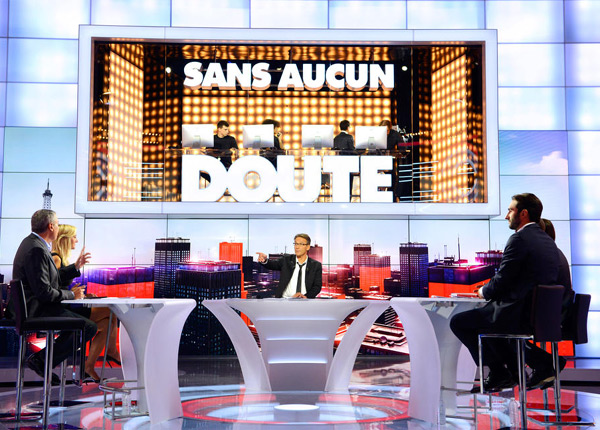 Sans aucun doute : les audiences grimpent pour Julien Courbet en access