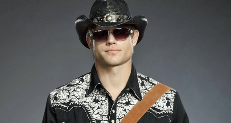 La Saison des amours (M6) : Trevor Donovan, alias Teddy dans 90210 Beverly Hills, en prodige de la musique Country 