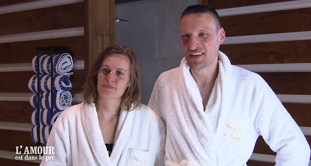 L'amour est dans le pré : Bruno et Clémence font grimper la température  dans le sauna (spoiler) | Toutelatele
