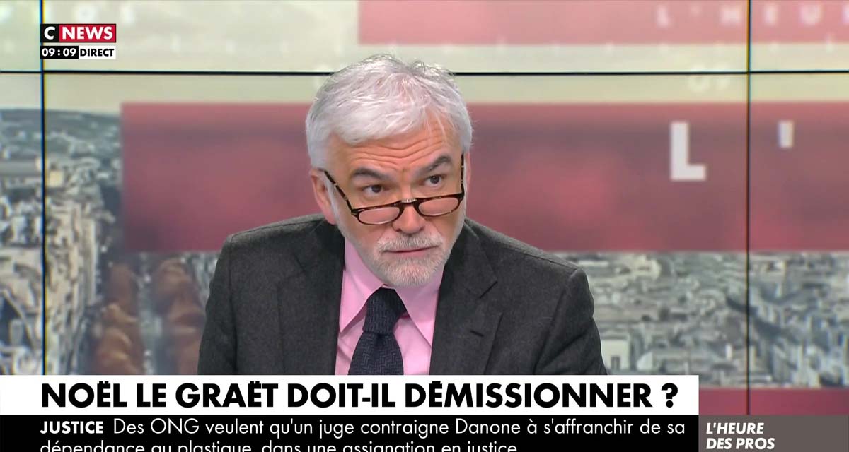 L'heure des Pros : Pascal Praud exclut Elisabeth Lévy sur CNews
