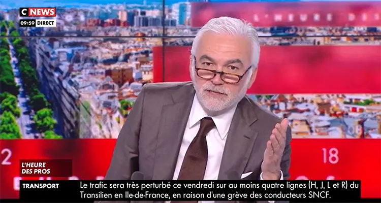 L’heure des Pros : Pascal Praud sanctionne ses chroniqueurs, son coup de gueule en direct sur CNews L’heure des Pros : Pascal Praud sanctionne ses chroniqueurs, son coup de gueule en direct sur CNews