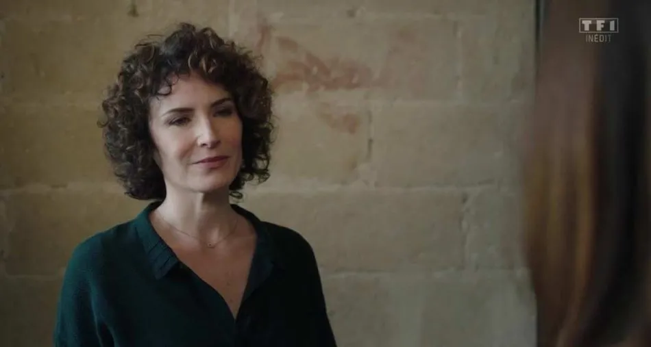 Esla Lunghini (Ici tout commence, TF1) : « Clotilde va faire virer Teyssier », ses critiques contre l’intrigue d’Axel (Thomas Da Costa) Esla Lunghini (Ici tout commence, TF1) : « Clotilde va faire virer Teyssier », ses critiques contre l’intrigue d’Axel (Thomas Da Costa)