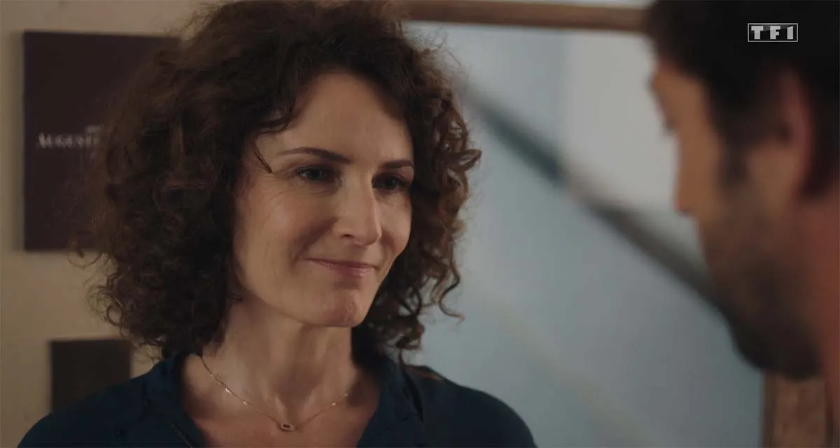 Ici tout commence en avance : Rose en couple, Clotilde ment à Antoine, Ambre s’enfonce dans son mensonge face à Malik… (épisode du vendredi 8 septembre 2023 sur TF1) Ici tout commence en avance : Rose en couple, Clotilde ment à Antoine, Ambre s’enfonce dans son mensonge face à Malik… (épisode du vendredi 8 septembre 2023 sur TF1)