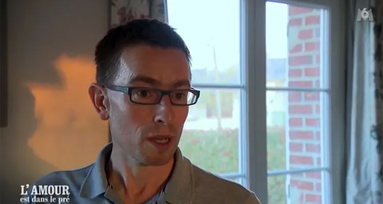 Hervé (L’amour est dans le pré, M6) en couple avec Stéphanie : « Ce que vous avez vu n’est rien comparé à la réalité » Hervé (L’amour est dans le pré, M6) en couple avec Stéphanie : « Ce que vous avez vu n’est rien comparé à la réalité »