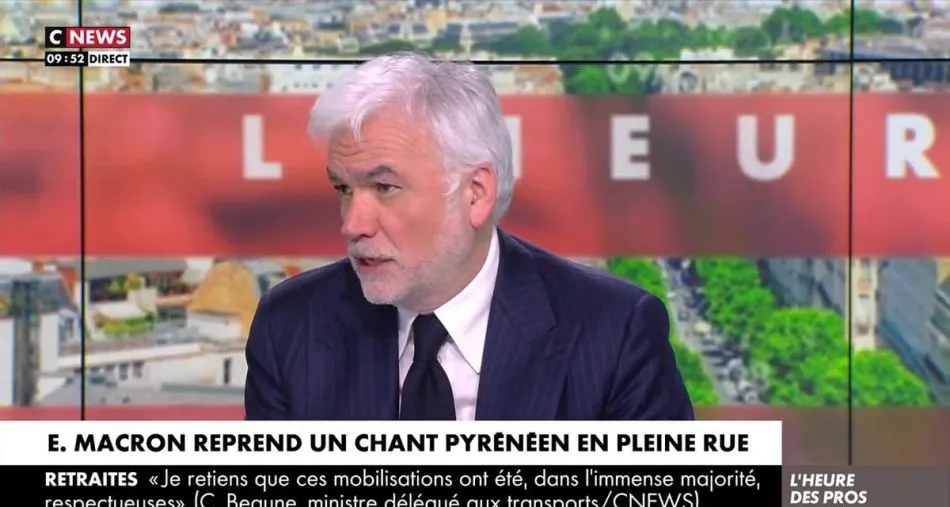 L’Heure des Pros : « Si ça vous fait plaisir de m’engueuler ! », Pascal Praud scotché en plein direct par Marie-Estelle Dupont sur CNews L’Heure des Pros : « Si ça vous fait plaisir de m’engueuler ! », Pascal Praud scotché en plein direct par Marie-Estelle Dupont sur CNews