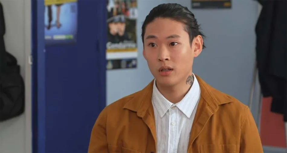 Tran-Vu Tran, l’interprète de Bob dans Les mystères de l’amour, a incarné le Prince Du Deng dans Astérix et Obélix : L’Empire du Milieu de Guillaume Canet. Tran-Vu Tran, l’interprète de Bob dans Les mystères de l’amour, a incarné le Prince Du Deng dans Astérix et Obélix : L’Empire du Milieu de Guillaume Canet.