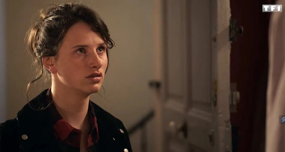 Demain nous appartient (spoiler) : Emma tuée par Benoit ? Lisa impuissante avant un départ définitif sur TF1 Demain nous appartient (spoiler) : Emma tuée par Benoit ? Lisa impuissante avant un départ définitif sur TF1