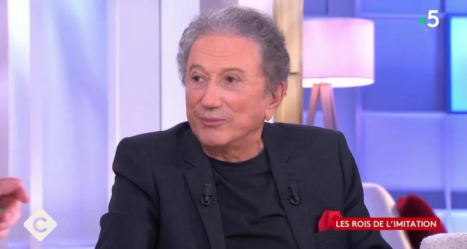 Michel Drucker invité de C à vous sur France 5.