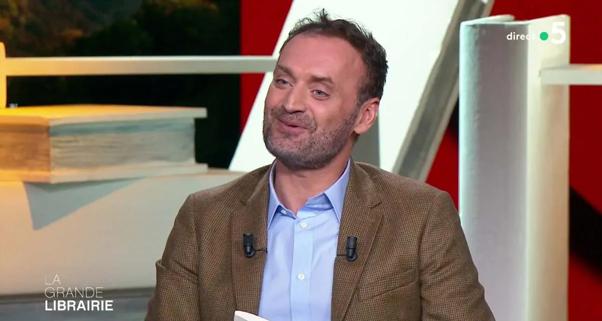 La grande librairie du 11 janvier 2023 : Pierre Lemaitre, Michelle Perrot, Philippe Claudel, Aurélien Bellanger... avec Augustin Trapenard sur France 5 La grande librairie du 11 janvier 2023 : Pierre Lemaitre, Michelle Perrot, Philippe Claudel, Aurélien Bellanger... avec Augustin Trapenard sur France 5