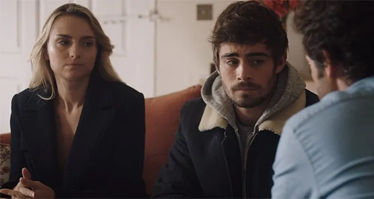 Ici tout commence (spoiler) : Maxime / Louis, qui a provoqué l’explosion sur TF1 ? Ici tout commence (spoiler) : Maxime / Louis, qui a provoqué l’explosion sur TF1 ?