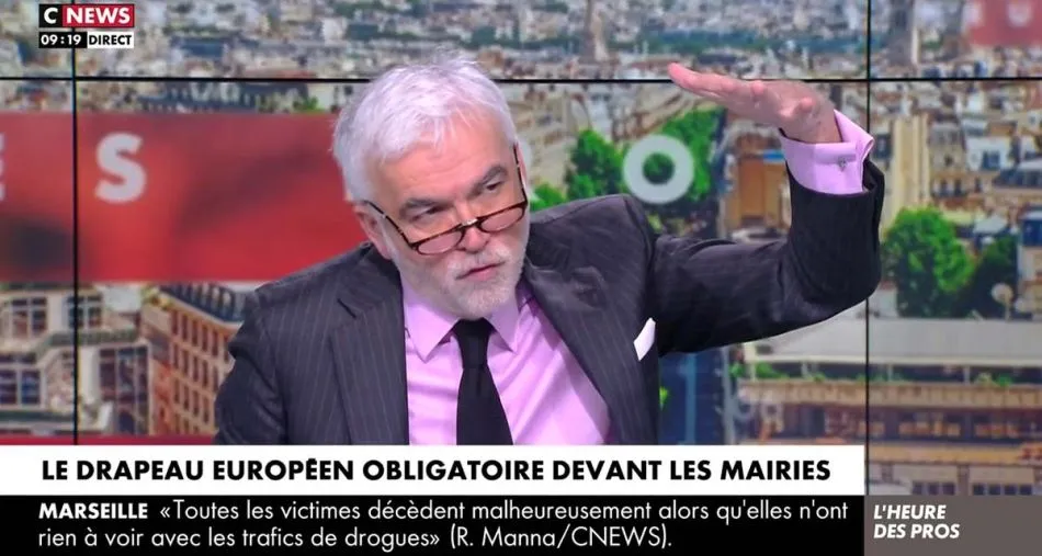 L’heure des Pros : Pascal Praud pète les plombs, panique en plateau sur CNews 