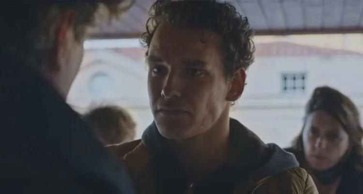 Plus belle la vie : disparition d’Elodie, romance Luna / Bastien... Hugo (Théo Curin) va-t-il rester au Mistral ? Plus belle la vie : disparition d’Elodie, romance Luna / Bastien... Hugo (Théo Curin) va-t-il rester au Mistral ?