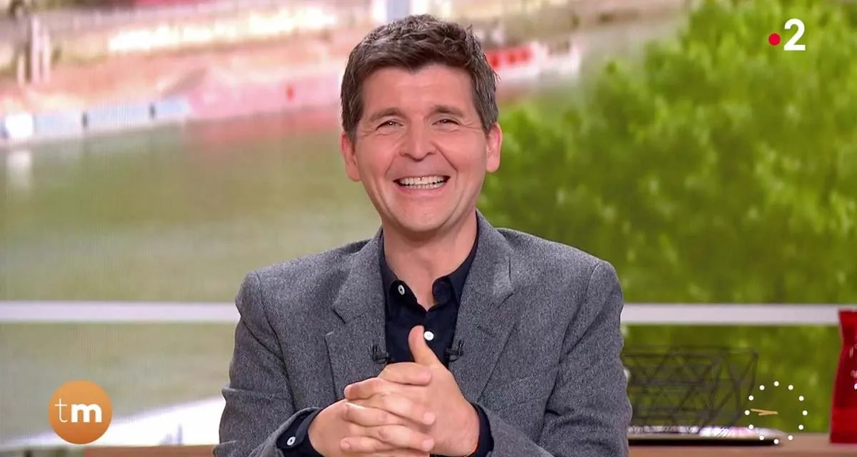 Télématin : « Démerde-toi ! », Thomas Sotto incontrôlable après le départ de Julia Vignali sur France 2 Télématin : « Démerde-toi ! », Thomas Sotto incontrôlable après le départ de Julia Vignali sur France 2