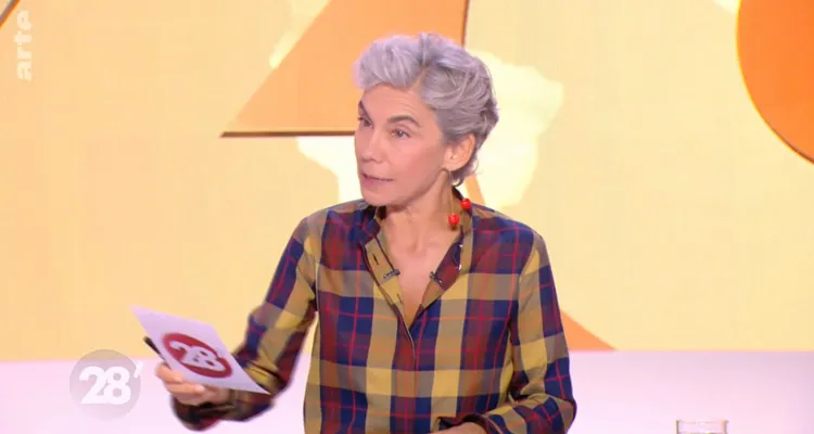 Elisabeth Quin (28 minutes) : « On fait quelque chose de différent des talk-shows où les gens bouffent et parlent la bouche pleine » Elisabeth Quin (28 minutes) : « On fait quelque chose de différent des talk-shows où les gens bouffent et parlent la bouche pleine »