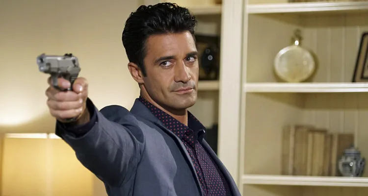 Devious Maids (saison 3) : nom du tueur, villa des Powell... un final explosif suivi par les fans avant la saison 4 Devious Maids (saison 3) : nom du tueur, villa des Powell... un final explosif suivi par les fans avant la saison 4