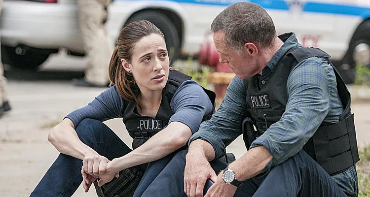 Chicago Police Department (saison 5) : Sophia Bush partie, Jon Seda de retour, Marina Squerciati (Kim Burgess) assure la relève Chicago Police Department (saison 5) : Sophia Bush partie, Jon Seda de retour, Marina Squerciati (Kim Burgess) assure la relève