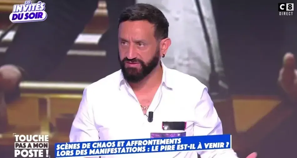 Touche pas à mon poste : Kelly Vedovelli mal en point et soignée en direct, Cyril Hanouna excédé sur C8 Touche pas à mon poste : Kelly Vedovelli mal en point et soignée en direct, Cyril Hanouna excédé sur C8