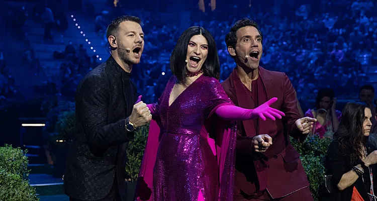 Eurovision 2022 : scandales et polémiques avant la demi-finale 2, Mika et Laura Pausini appelés à la rescousse