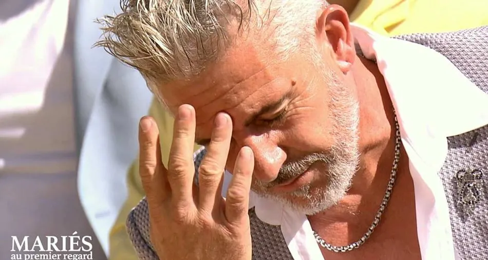 Mariés au premier regard 7 : les parents de Benjamin craquent, coup de théâtre pour Maurine sur M6 Mariés au premier regard 7 : les parents de Benjamin craquent, coup de théâtre pour Maurine sur M6