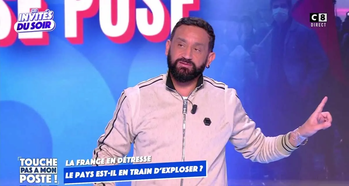 Touche pas à mon poste : Cyril Hanouna annonce une interdiction, un invité quitte le plateau, la sécurité intervient en direct sur C8 Touche pas à mon poste : Cyril Hanouna annonce une interdiction, un invité quitte le plateau, la sécurité intervient en direct sur C8
