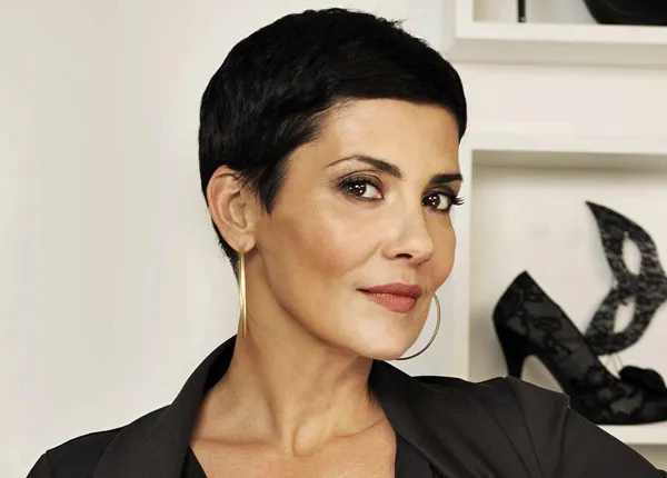 Cristina Cordula (Les reines du shopping) : « Je suis arrivée à l’antenne sur un coup de chance ! » Cristina Cordula (Les reines du shopping) : « Je suis arrivée à l’antenne sur un coup de chance ! »