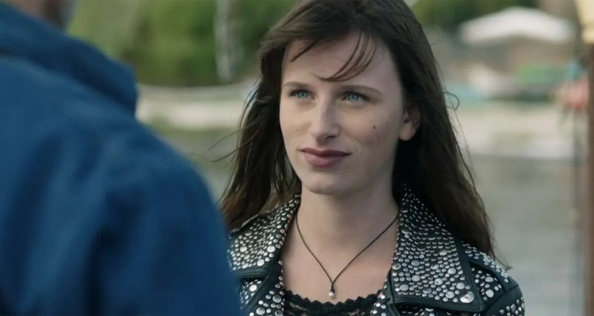 Demain nous appartient (spoiler) : Emma attaque Alex, Jordan pris au piège sur TF1 Demain nous appartient (spoiler) : Emma attaque Alex, Jordan pris au piège sur TF1