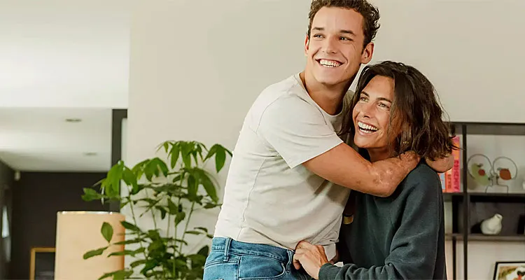 TF1 : échec brutal pour Alessandra Sublet, C’est Canteloup passe à la trappe TF1 : échec brutal pour Alessandra Sublet, C’est Canteloup passe à la trappe