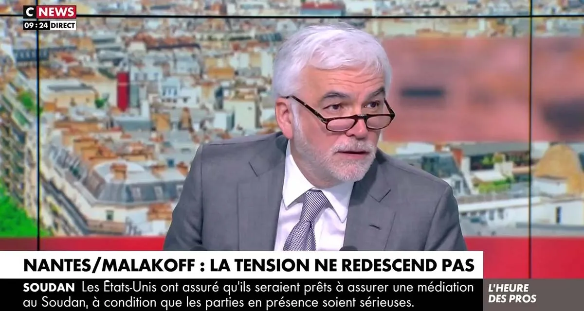 CNews : incident en direct pour Pascal Praud, il fait une annonce choc dans L’heure des pros CNews : incident en direct pour Pascal Praud, il fait une annonce choc dans L’heure des pros