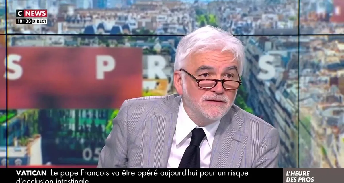 Un départ pour Pascal Praud, changement radical pour L’Heure des pros sur CNews Un départ pour Pascal Praud, changement radical pour L’Heure des pros sur CNews