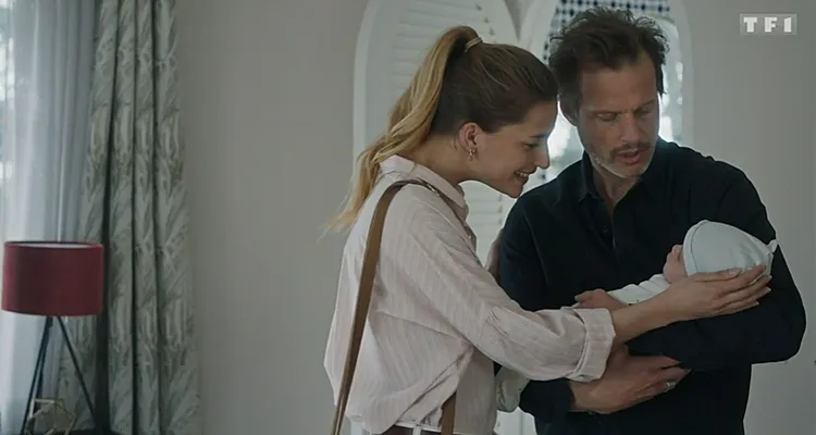 Demain nous appartient (spoiler) : un bébé pour Victoire et Samuel, qui est Floriane sur TF1 ? Demain nous appartient (spoiler) : un bébé pour Victoire et Samuel, qui est Floriane sur TF1 ?