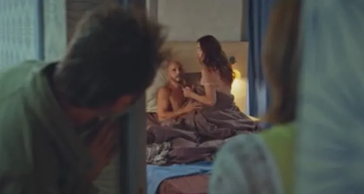 Plus belle la vie (spoiler) : Valentin couche avec Delphine, que cache cette relation insolite ? Plus belle la vie (spoiler) : Valentin couche avec Delphine, que cache cette relation insolite ?