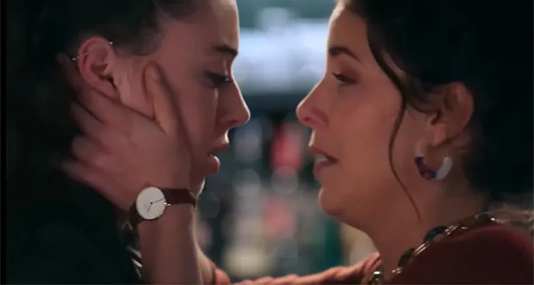Demain nous appartient (spoiler) : pourquoi Roxane est Aurélie Doumergue sur TF1 Demain nous appartient (spoiler) : pourquoi Roxane est Aurélie Doumergue sur TF1