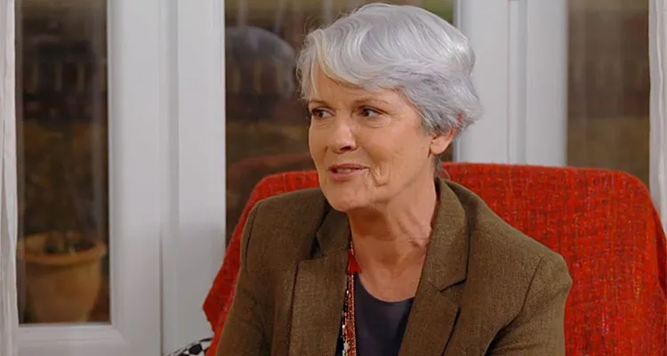Laure Sabardin (Les Mystères de l’amour) : « Chérie va tout faire pour que Fanny garde espoir du retour de Christian » Laure Sabardin (Les Mystères de l’amour) : « Chérie va tout faire pour que Fanny garde espoir du retour de Christian »