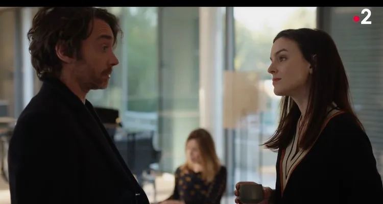 Un si grand soleil (spoiler) : Christophe échappe à la mort, Alix et Virgile dans le collimateur Un si grand soleil (spoiler) : Christophe échappe à la mort, Alix et Virgile dans le collimateur