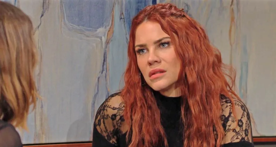 Sally (Courtney Hope) confie qu’elle ne sait pas qui de Nick (Joshua Morrow) ou Adam (Mark Grossman) pourrait être le père de son bébé