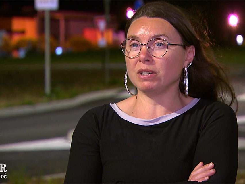 L'amour est dans le pré : Véronique mise à la rue, Charles refuse qu'elle travaille à la ferme | Toutelatele