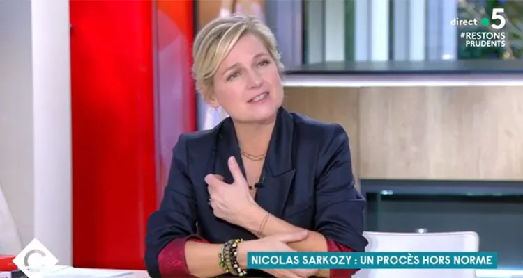C à vous : révélation choc pour Anne-Elisabeth Lemoine, France 5 limite la casse C à vous : révélation choc pour Anne-Elisabeth Lemoine, France 5 limite la casse