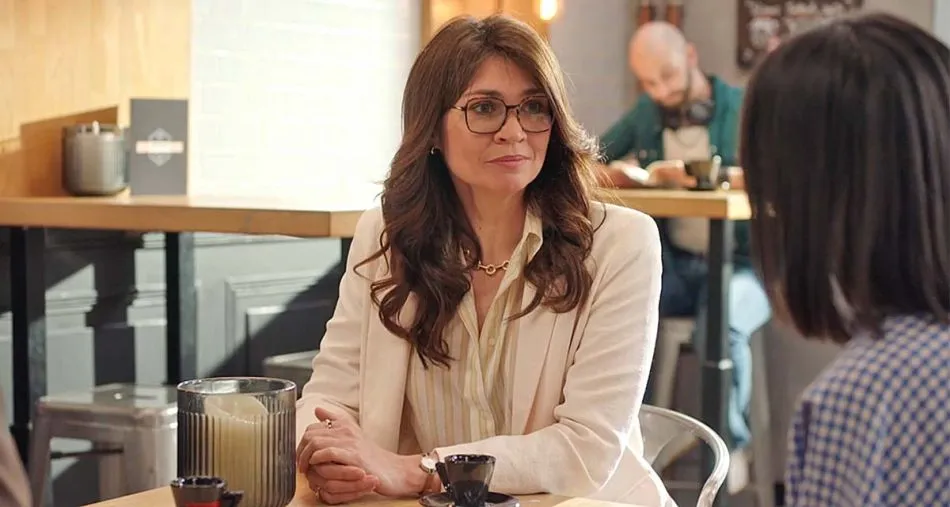 Sandrine Guisier, alias Tania dans Les mystères de l’amour, rejoint Demain nous appartient. Sandrine Guisier, alias Tania dans Les mystères de l’amour, rejoint Demain nous appartient.